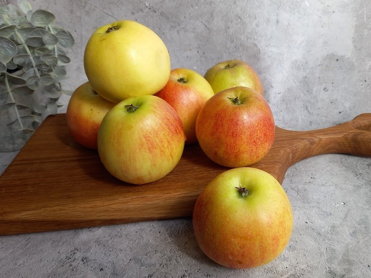 Россиянам рассказали, что делать из яблочного жмыха