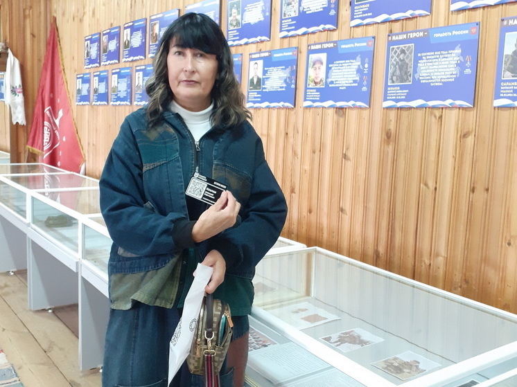 Мать погибшего бойца передала в музей Марий Эл шильд памяти