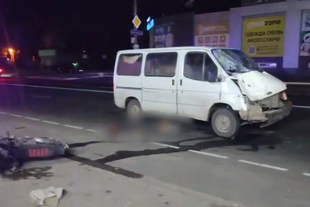 Tragedia a Makeevka: incidente mortale tra auto e motocicletta, indagini in corso