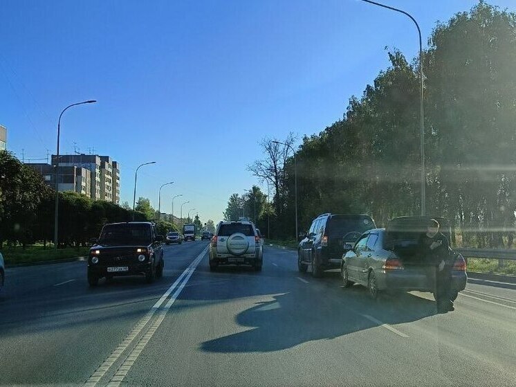 Понедельник начался с ДТП на Рижском проспекте