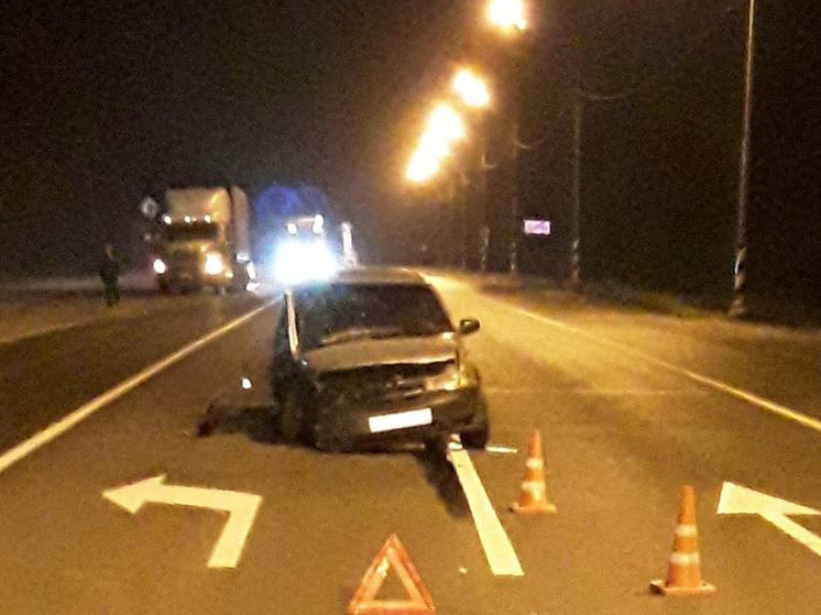 На ФАД М-10 в Крестецком округе «Дэу Нексия» врезалась в грузовик с полуприцепом