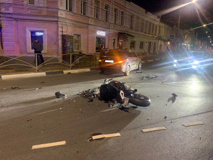 Два человека пострадали в ДТП с мотоциклом в Рязани