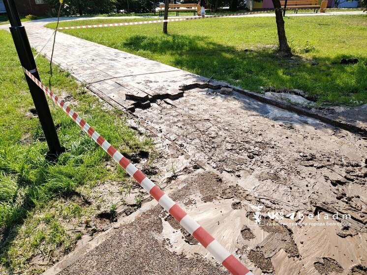 В Почаевском сквере Белгорода произошла авария на трубопроводе