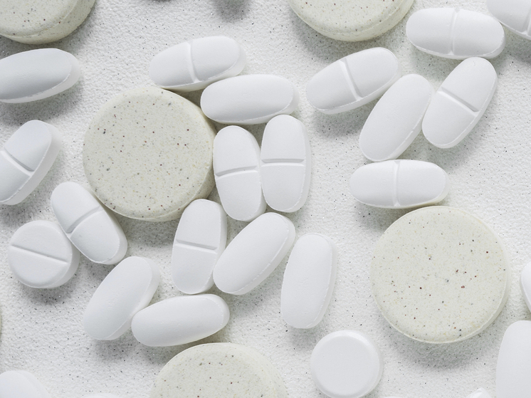 Врач Мясников рассказал о самом опасном лекарстве в России