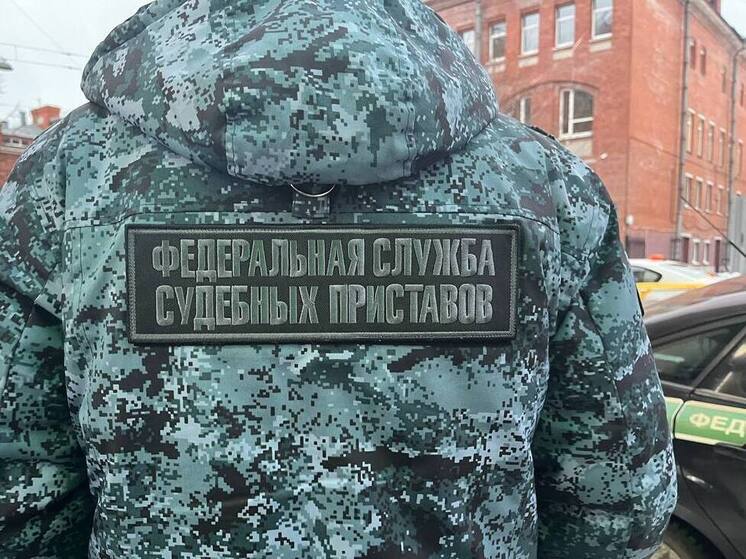 Ленинградцам напомнили, как связаться с судебными приставами