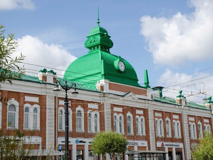 В Омске полностью завершён ремонт легендарной башни с часами на Любинском проспекте, расположенной на крыше главного управления ФССП по Омской области