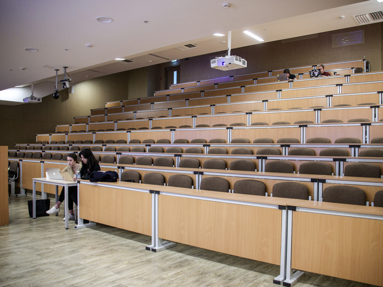 Профессор Абанкина сообщила о возврате денег абитуриентам из-за ограничений на платные места