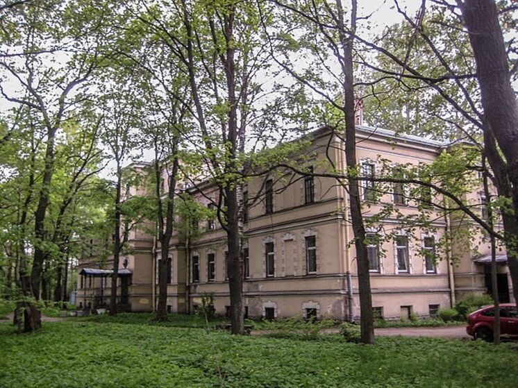 В День России ветеран труда набрала номер центра соцпутёвок