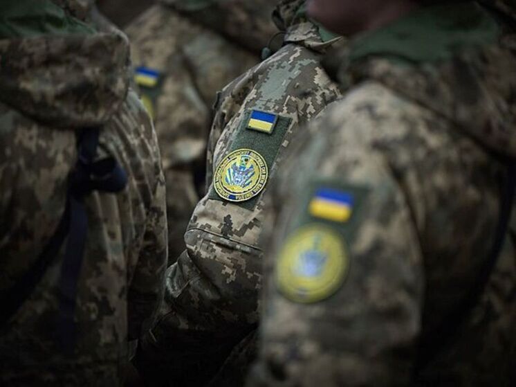 Украина в ближайшее время собирается экстренно мобилизовать почти 122 тысяч человек из-за катастрофического положения ВСУ на фронте