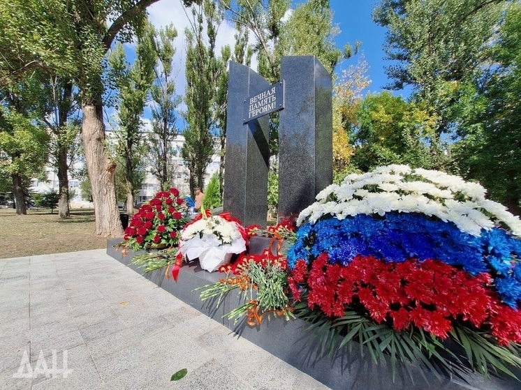 В ДонНАСА открыли памятник погибшим на СВО студентам и сотрудникам