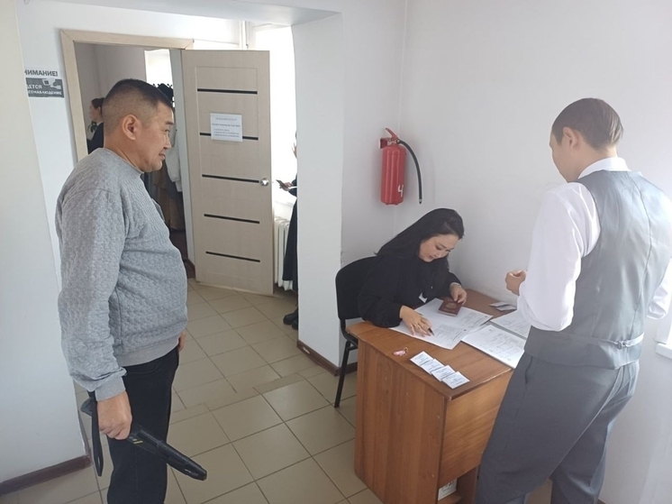 В Туве в рамках дополнительного периода ЕГЭ 19 человек сдавали базовую математику