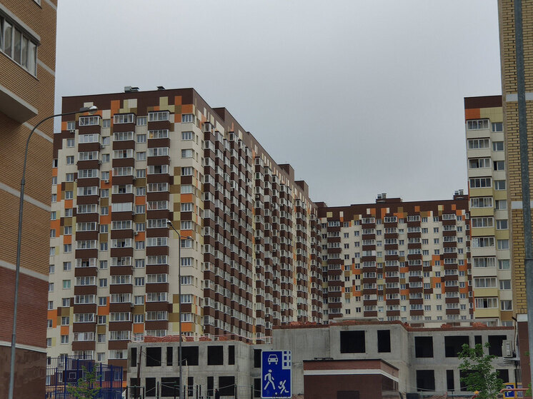 СМИ: тысячи россиян живут в нелегальных многоэтажках