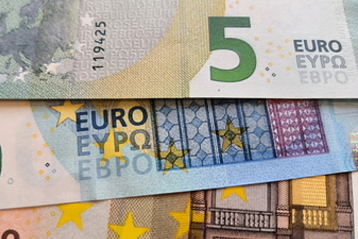 "Insegnante assente per 16 anni: la storia dello scandalo a Wezel, in Germania"