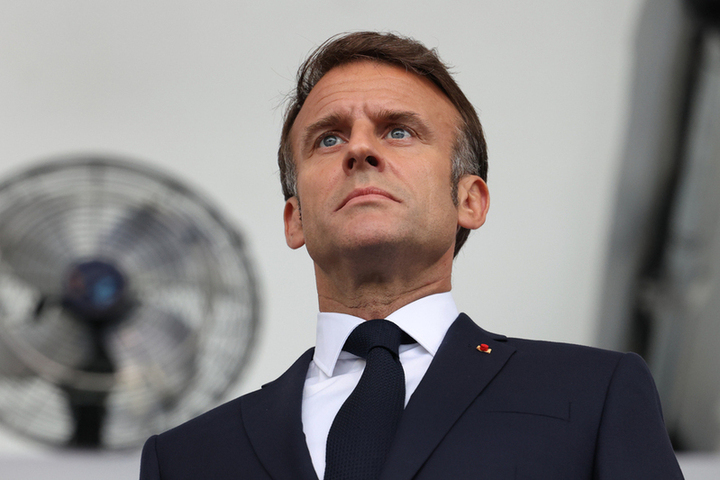 "La critica di Алексей Пушков a Emmanuel Macron: un confronto tra due visioni politiche"