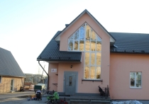 Выросшие в детских домах дети нередко испытывают трудности с формированием глубоких эмоциональных связей