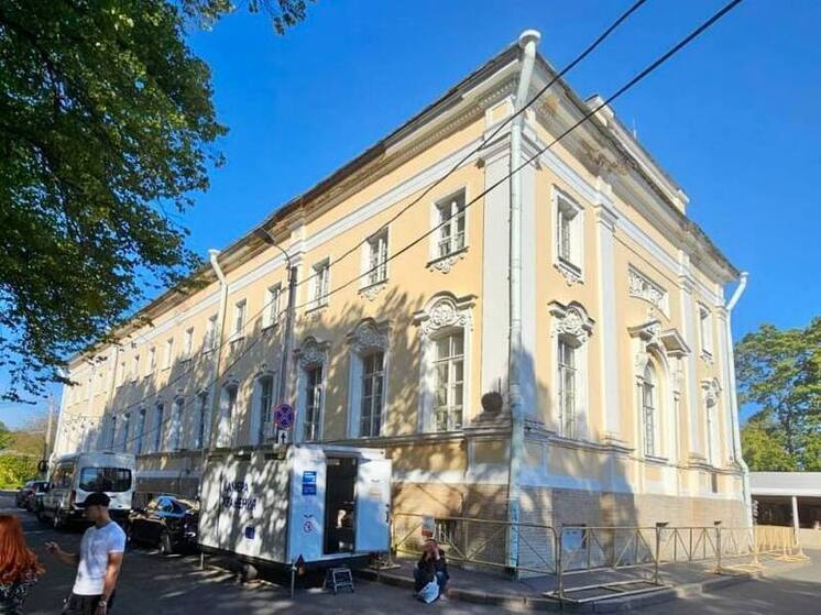 В Петергофе начнется реставрация здания «Дом Министерский Первый»