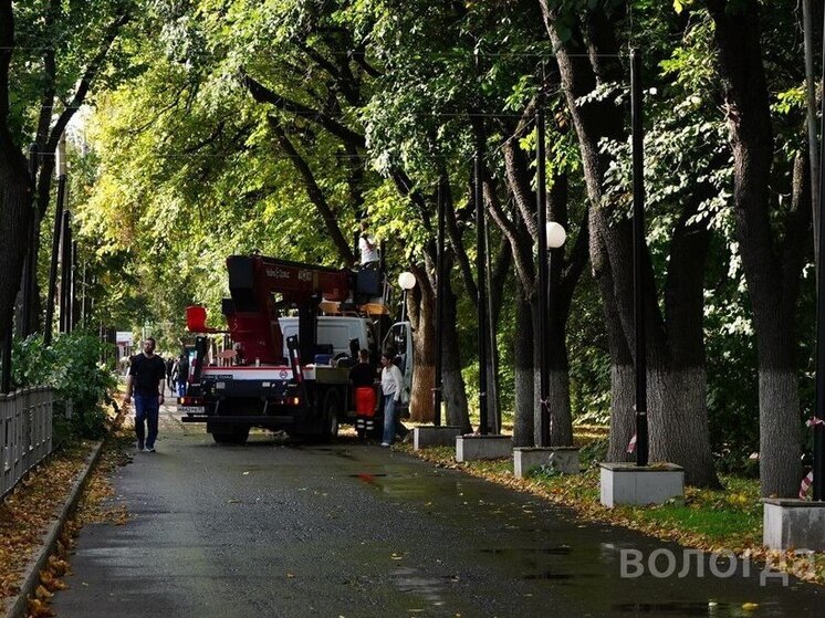 Инсталляцию «Звездное небо» установят в Театральном сквере Вологды до конца недели