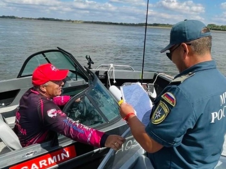 Спасатели Калмыкии патрулируют водные объекты