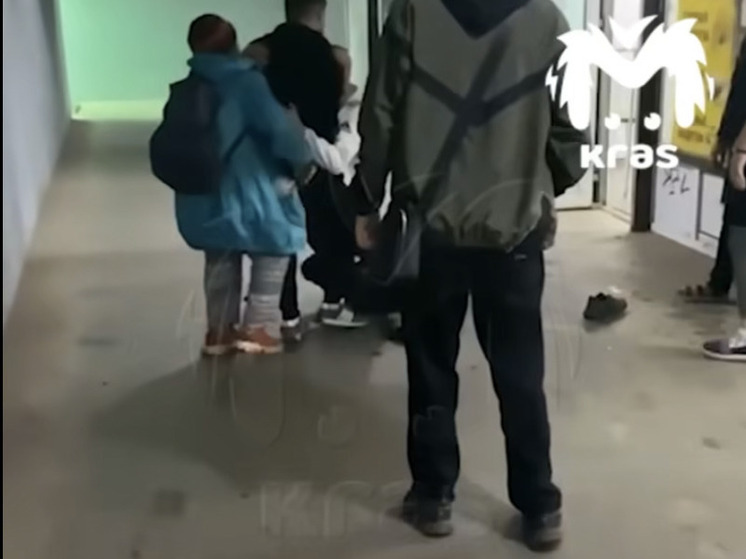 Пенсионерка пострадала в драке подростков в подземном переходе на улице Матросова