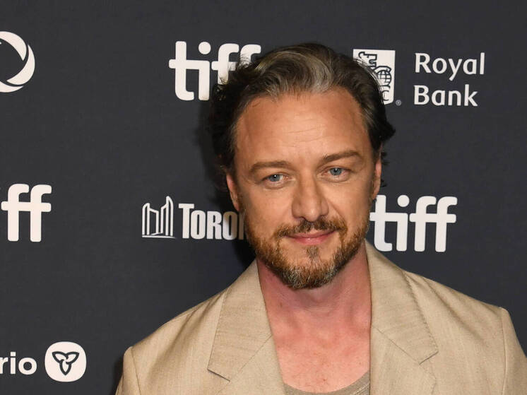 CBC: на популярного актера Джеймса Макэвоя напали в баре