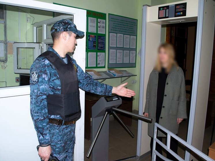 В Омском районе судебные приставы завершили необычное дело о взыскании алиментов с 33-летней жительницы села Покровка