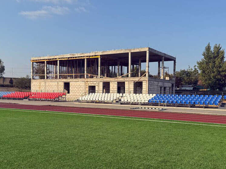 Строители завершили монолитные работы в новом корпусе на стадионе «Шахтер» в Брянке