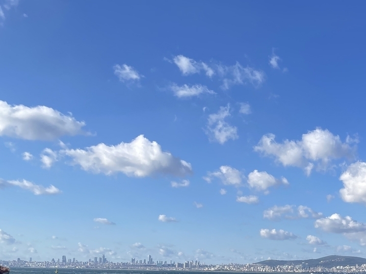 Посетителей пляжей в Новороссийске эвакуировали из-за атаки беспилотников