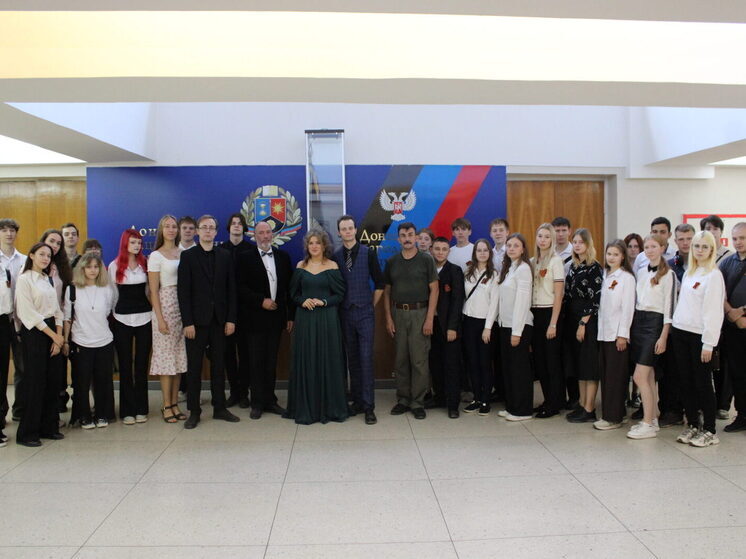 Концертная бригада из Карелии выступила в Донецке