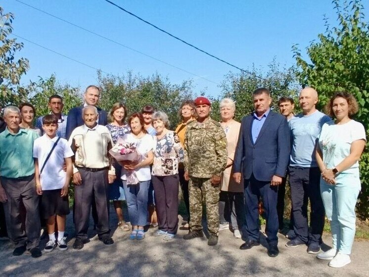 Олег Медведев поздравил белгородского ветерана с вековым юбилеем