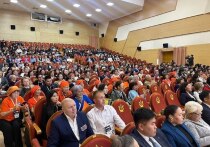 Якутск, 10 сентября 2025 года – На пленарном заседании Гражданского форума – 2025 «Гражданское общество: консолидация во имя Победы» представители власти, общественных организаций и волонтеры обсудили ключевые вопросы патриотического воспитания, поддержки участников специальной военной операции (СВО), развитие некоммерческих организаций (НКО) и реализацию федерального законодательства