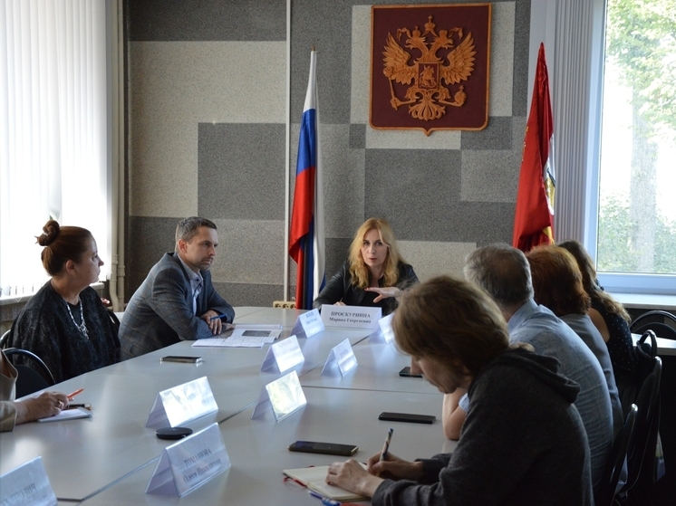 Общественные наблюдатели в Смоленске получили направления на избирательные участки