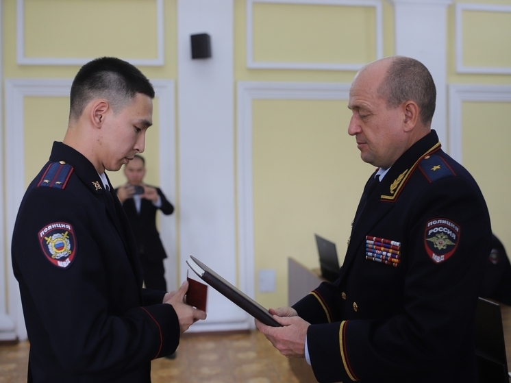 В МВД Тувы встретили выпускников ведомственных вузов
