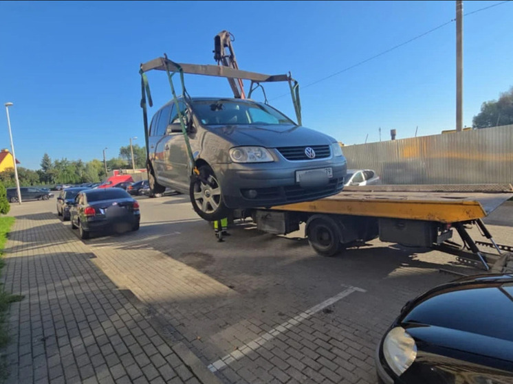 У накопившего долгов по штрафам жителя Гурьевска изъяли автомобиль