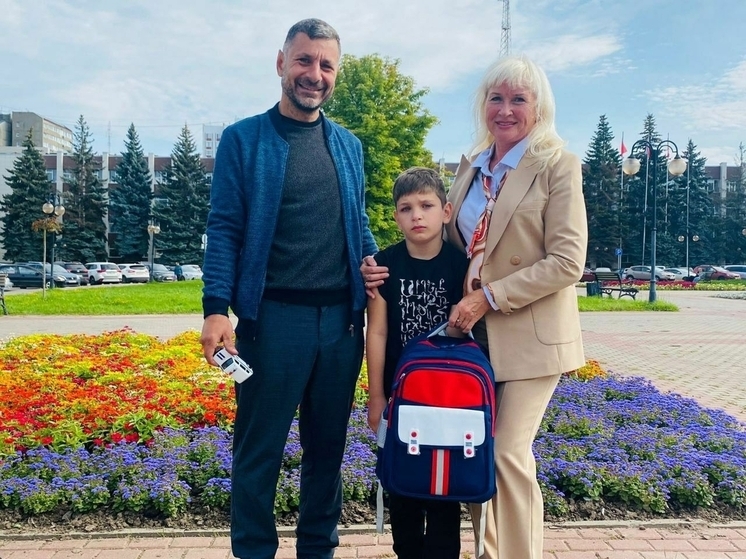 Юным серпуховичам продолжают помогать в подготовке к школе