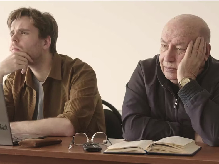 Драматург Александр Бородянский в фильме о себе.