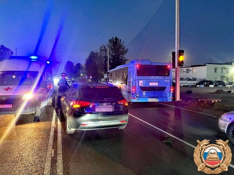 В Твери водитель иномарки сбил мужчину, выбежавшего из-за автобуса