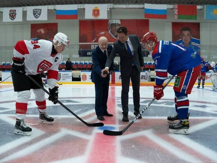 В Новомосковске стартовал хоккейный сезон МХЛ