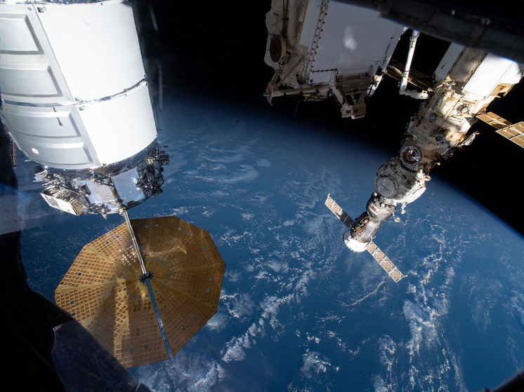 Грузовой корабль «Прогресс МС-32» доставит на МКС новый скафандр «Орлан»