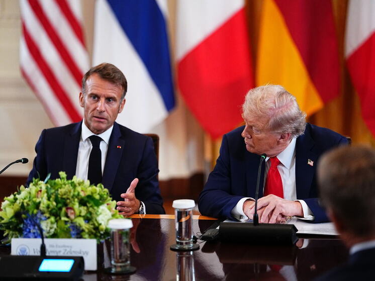 Макрон по телефону обсудил с Трампом конфликт на Украине и удары Израиля по целям в Катаре