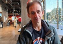 Кирилл Куликов, коренной москвич, уже двадцать лет увлекается бурятской культурой и языком. Его интерес к Бурятии начался после первой поездки в республику 29 лет назад. Возможно, этот интерес имеет семейные корни — в его роду есть бурятские предки.