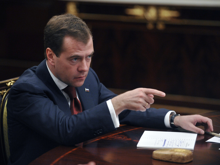 Медведев указал Трампу на то, что он де-факто поддерживает убийц активиста Кирка