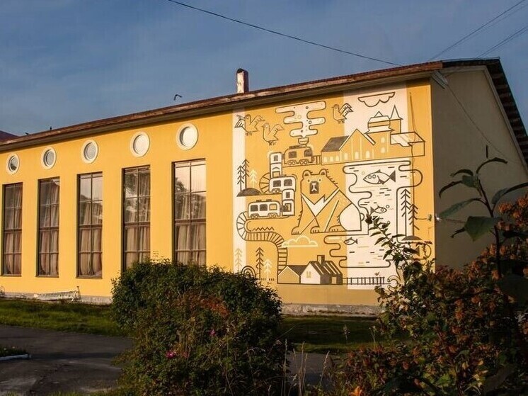 На здании центра досуга Медвежьегорска появился красочный мурал