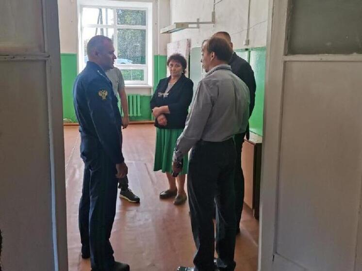 Прокурор Ивановской области проверил ремонт в школе, где подрядчик сорвал сроки