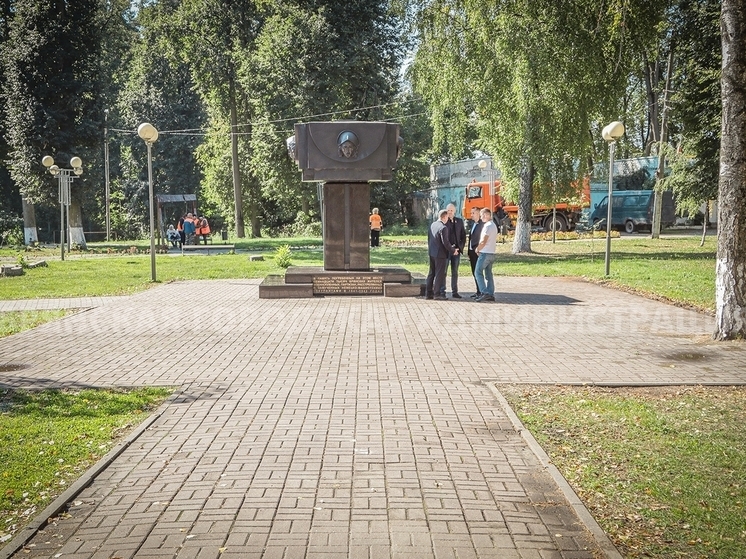 В Брянске раньше срока завершили ремонт памятника жертвам фашистской оккупации