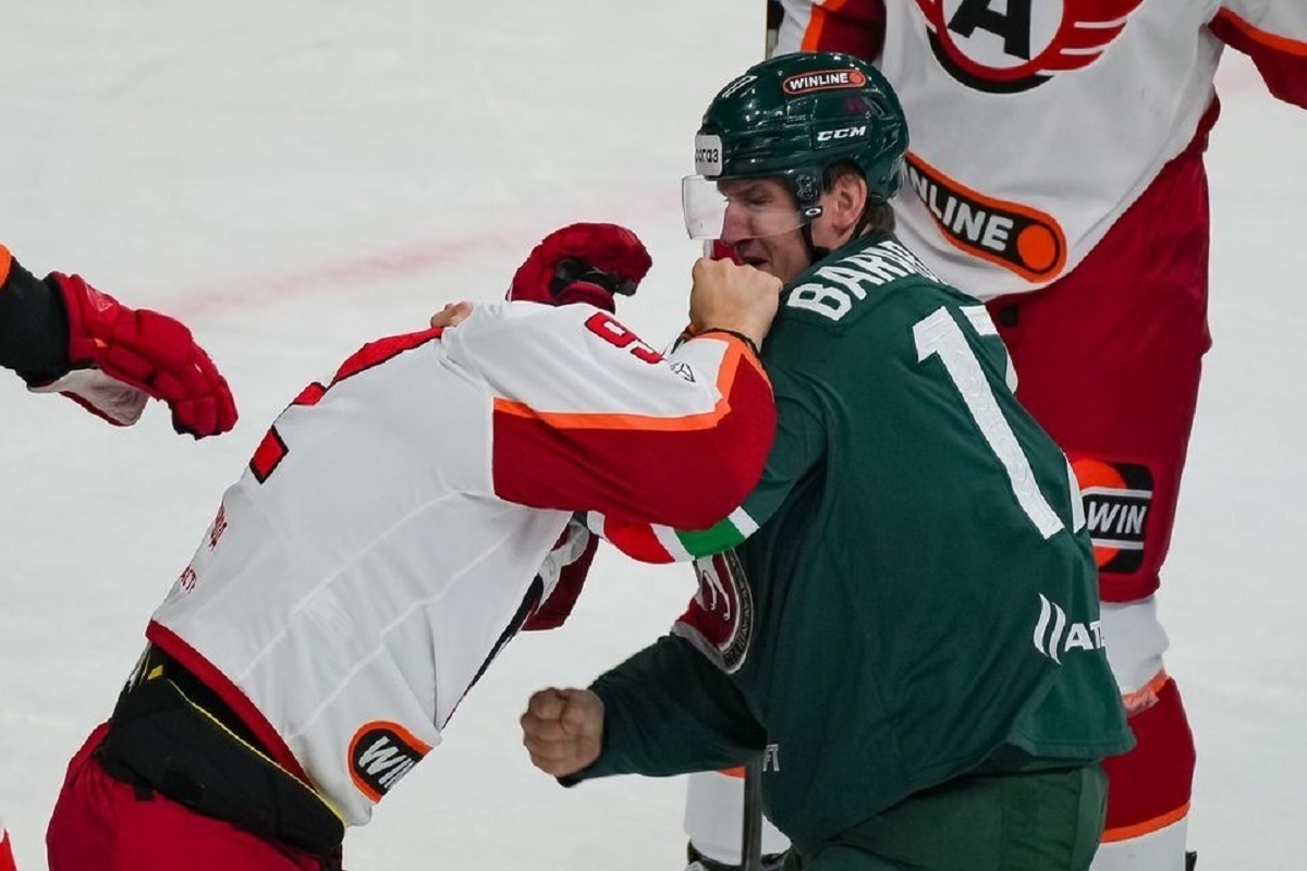 «Ак Барс» проиграл первый домашний матч: драки и скандалы в Казани