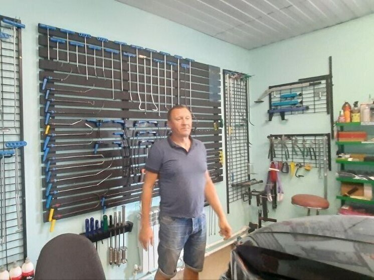 Соцконтракт помог белгородцу начать дело по удалению вмятин с авто
