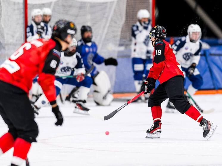 В заключительном матче группового турнира Кубка России хабаровский «СКА-Нефтяник» всухую обыграл «Сибсельмаш»