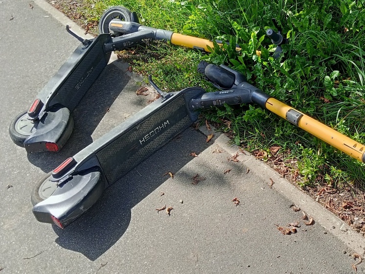 Мигрант на электросамокате сбил 8-летнюю девочку на западе Москвы