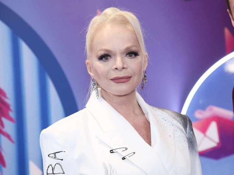 Певица Лариса Долина призналась, что семья для нее является «целым миром»