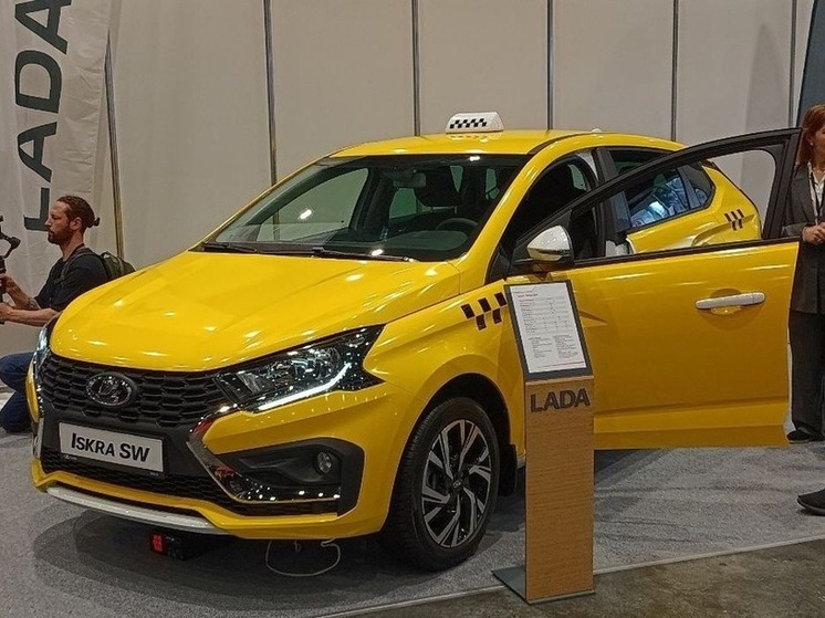 4 комплектации нового универсала Lada Iskra для такси сняли на фото в Петербурге